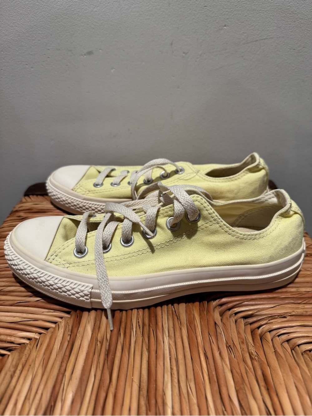 Converse Low Top Sneakers in Pale Yellow and off White size 7
